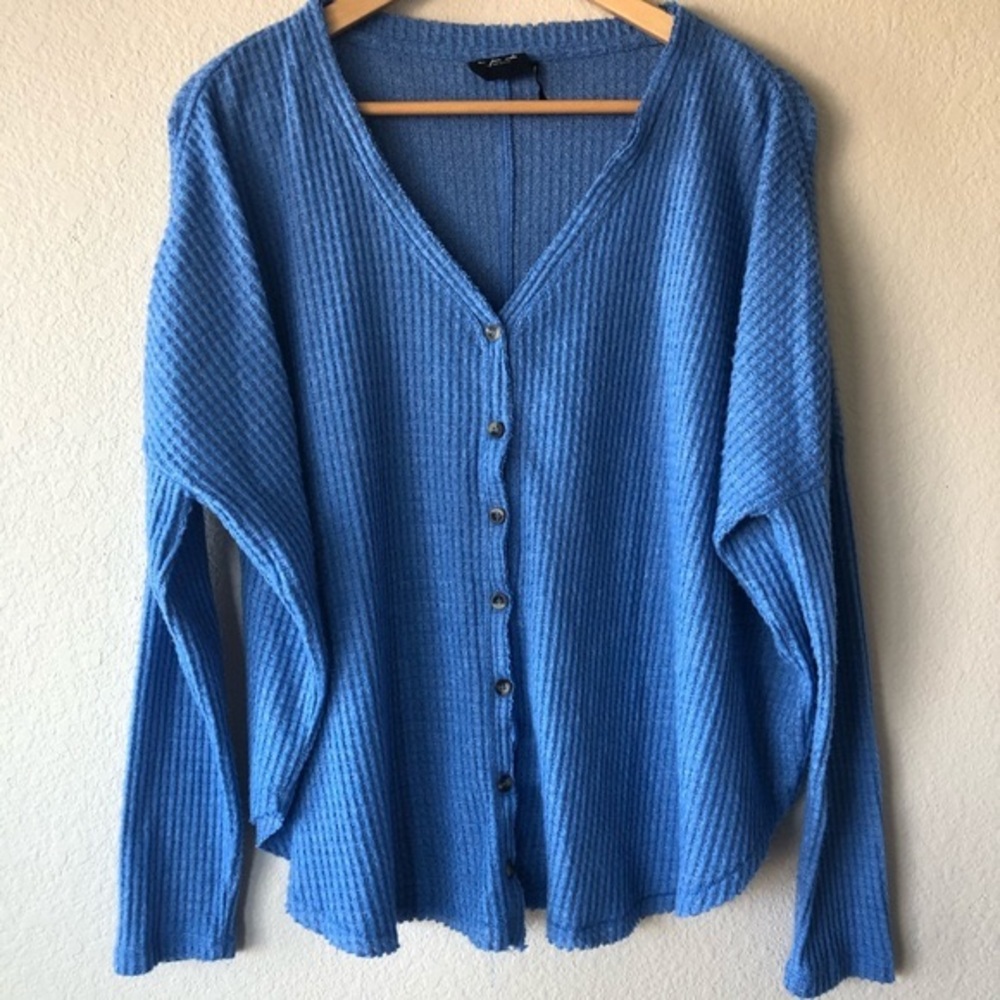 URBAN OUTFITTERS Long Sleeve Blue Waffle Shirt